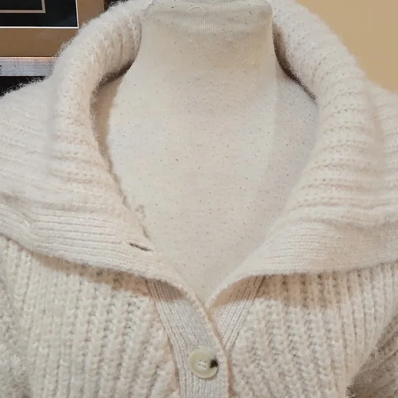 LAST CALL!!! NWT Topshop Cream Cardigan! - Picture 3 of 7